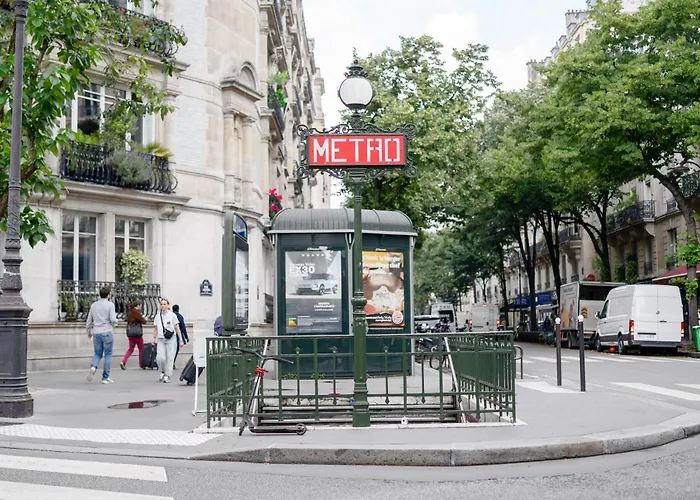 HotelHome Paris 16
